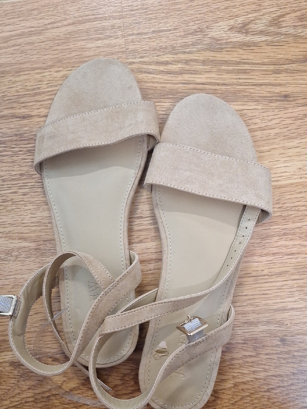 J Crew Low Heel Flat Tan Size 8 Ankle Strap Sandal
